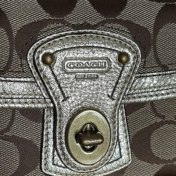 ❌❌SOLD❌❌💳💛VTG COACH Legacy Gigi Kisslock Wallet 💛💳 - Picture 4 of 14